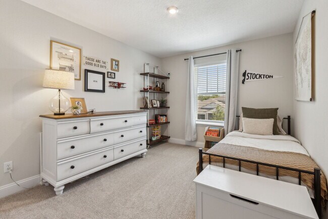 Building Photo - 579 Meadow Creek Dr