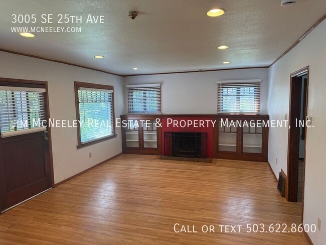 Building Photo - 3005 SE 25th Ave