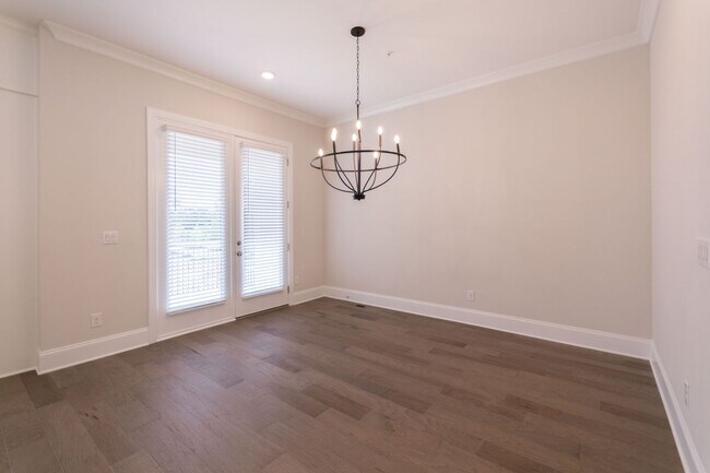 Building Photo - Immaculate, new 3BR/3.5BA townhome in The Maxwell community in Alpharetta GA.