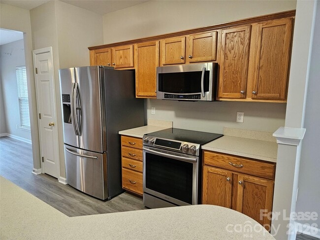 Building Photo - 10427 Alexander Martin Ave