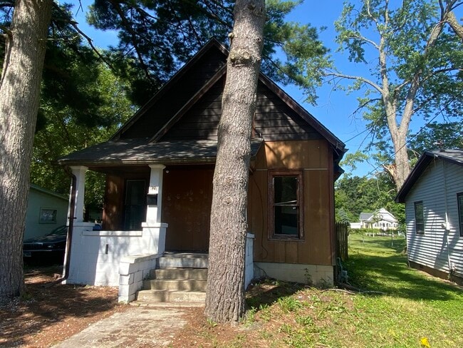 Primary Photo - 428 Avenue E