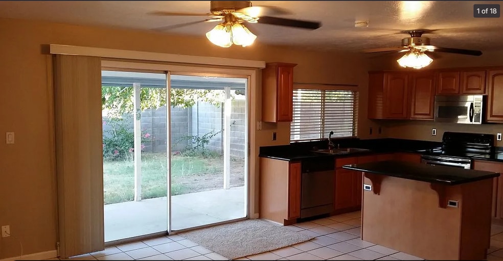 Building Photo - 2519 E Pebble Beach Dr