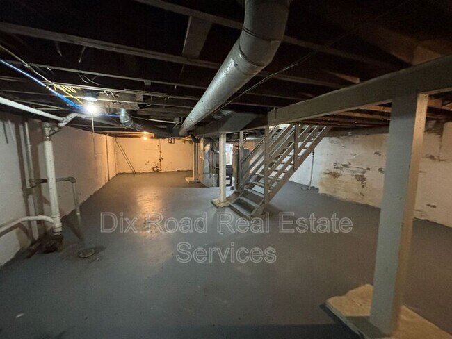 Building Photo - 916 Linden Ave