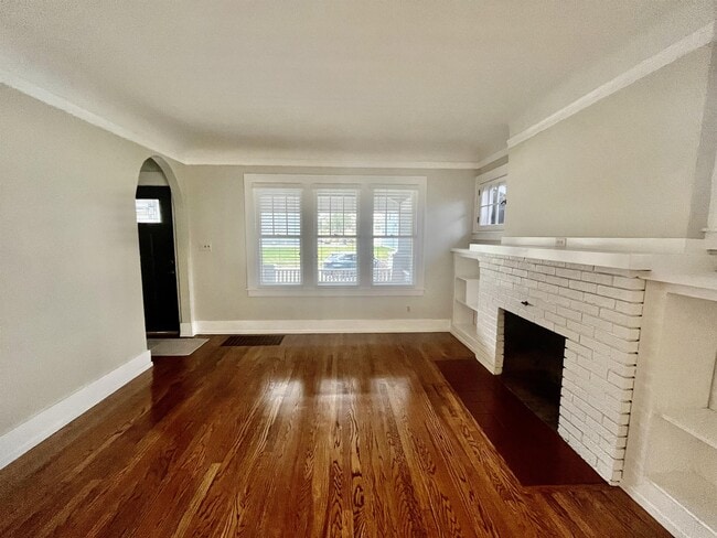 Building Photo - 406 Edmund Ave