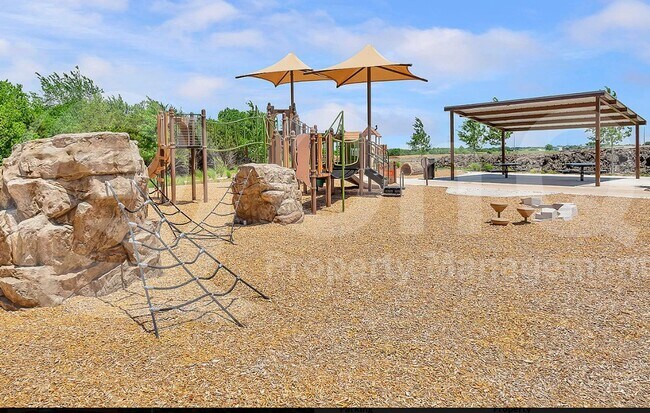 Building Photo - 333 ELK Dr