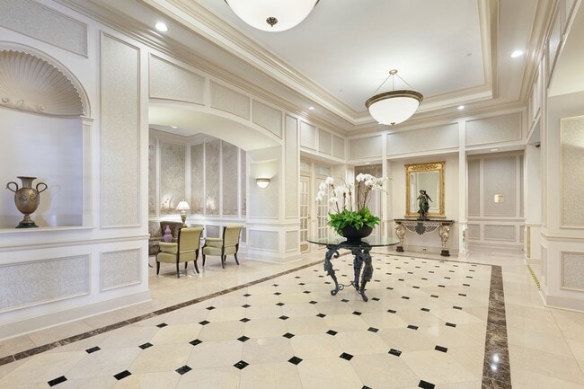 Building Photo - Beautiful 2bd/2ba Condo 1/2 Block from Piedmont Park and 17th Floor View!!