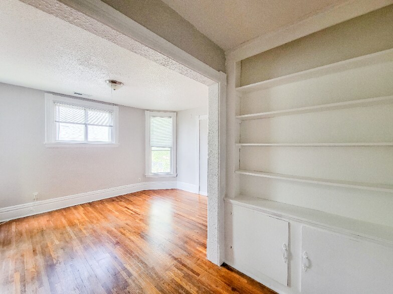 Building Photo - 2640 Fillmore St NE