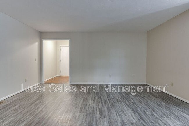 Building Photo - 117 Sahoma Terrace