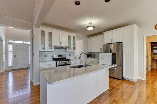 Building Photo - 3820 Ansley Park Dr NE