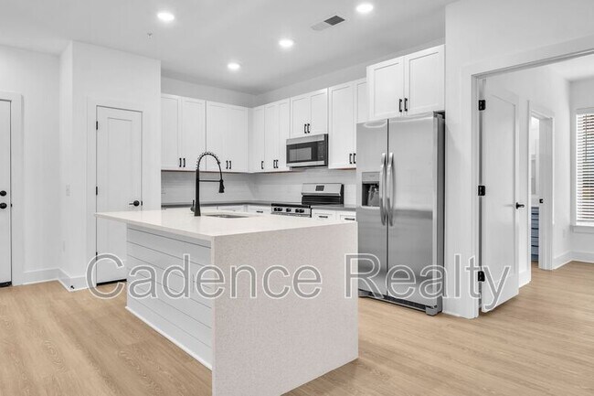 Building Photo - 610 S Kerr Ave