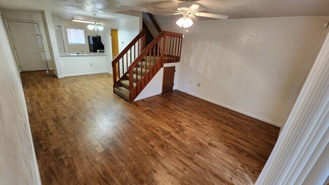Building Photo - Mill Run 4026