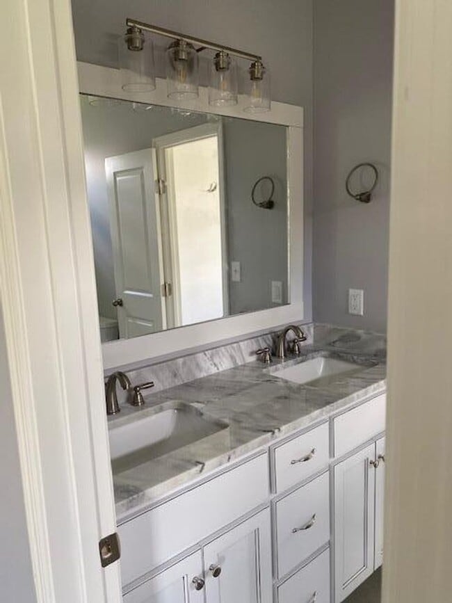 Building Photo - 4019 Crusader Ct
