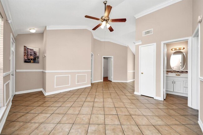 Building Photo - 12922 Grovemill Dr