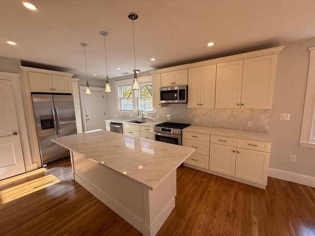 Primary Photo - 79 Hovey St