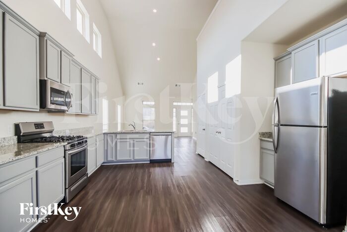 Building Photo - 12543 Highgrove Springs Dr