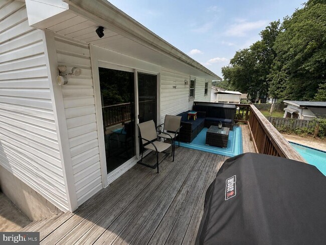 Building Photo - 13135 Haddock Rd