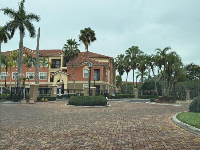 Building Photo - 4704 SW 160th Ave