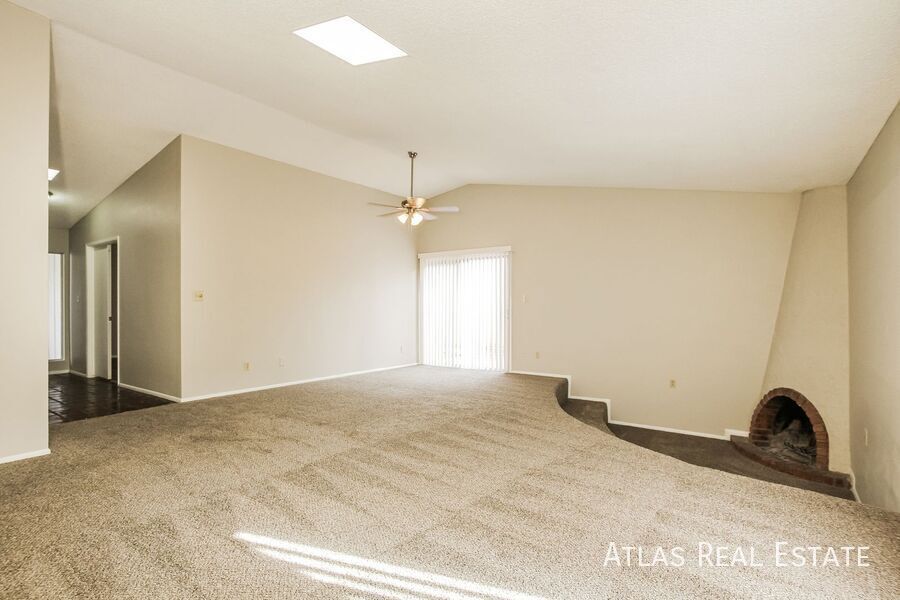 Building Photo - 4035 W Harmont Dr