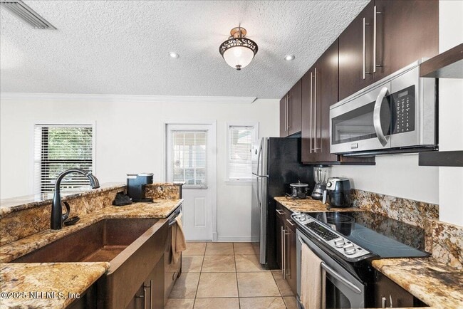 Building Photo - 4817 Kerle St