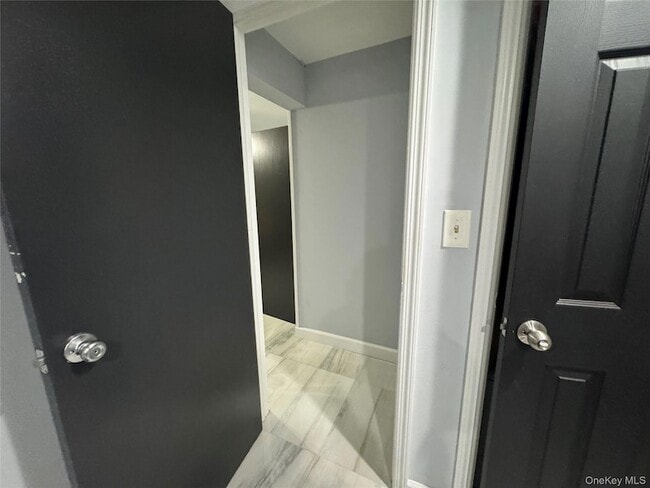 Building Photo - 6A James St