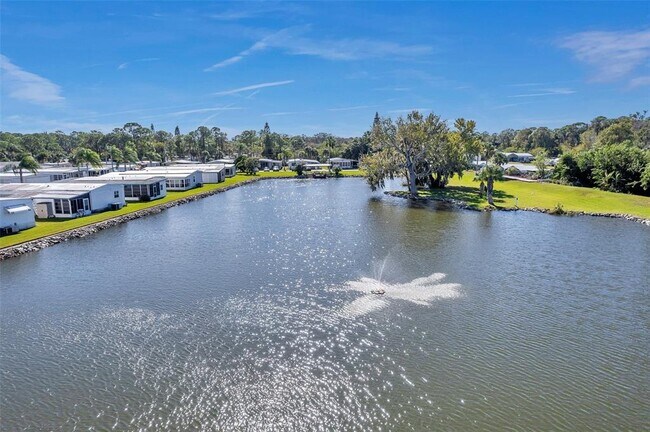 Building Photo - 10810 Freedom Dr