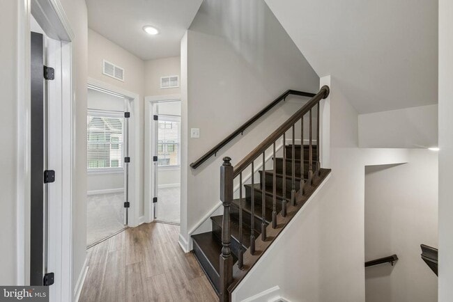 Building Photo - 7202 Mountaineer Dr