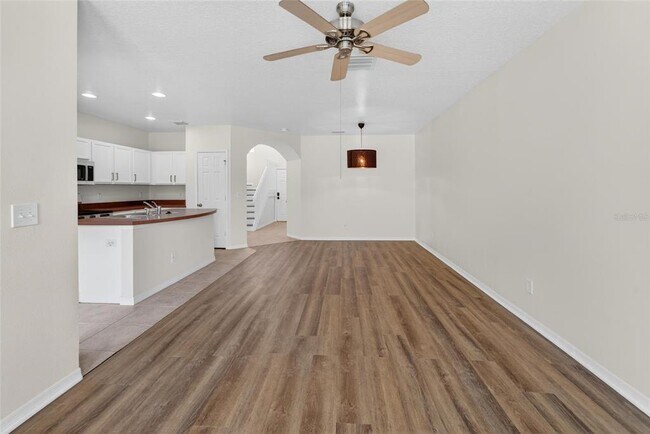 Building Photo - 30132 Mossbank Dr