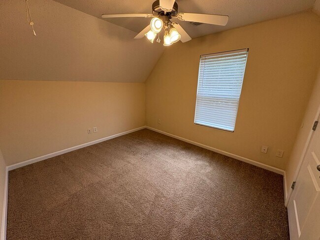 Building Photo - 137 Bridgewater Cir
