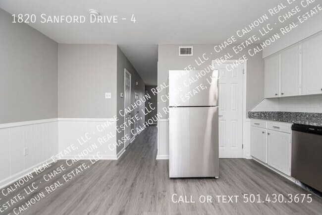Building Photo - 1820 Sanford Dr