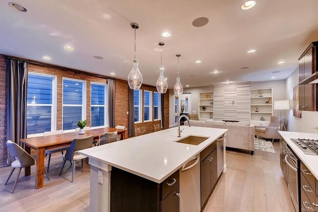 Building Photo - 1112 S Grant St