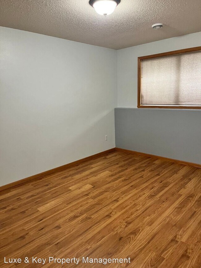Building Photo - 3 br, 2 bath House - 3433 15th St S