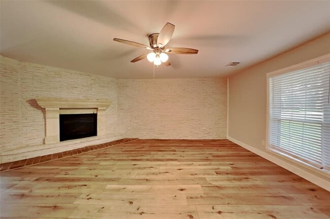 Building Photo - 3434 Hickory Hollow Rd