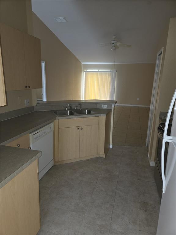 Building Photo - 8 Sawfish Ct
