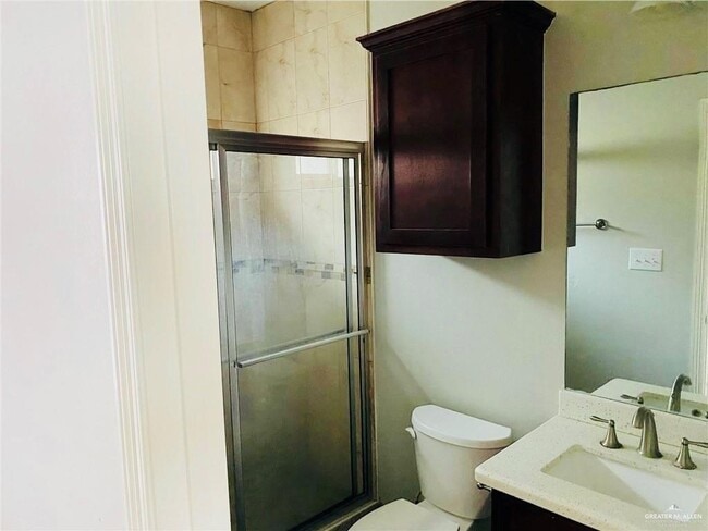 Building Photo - 207 Fig Dr