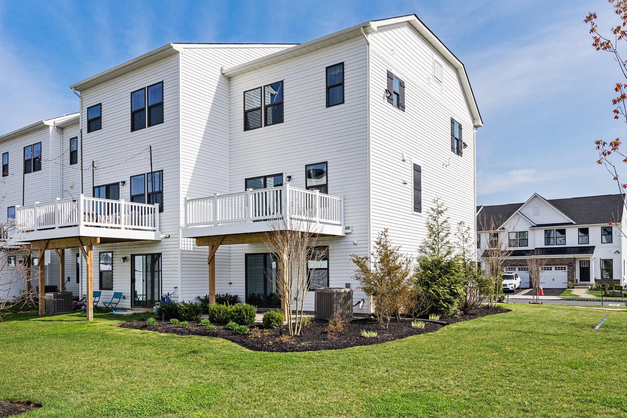 Building Photo - 1 Sage Way