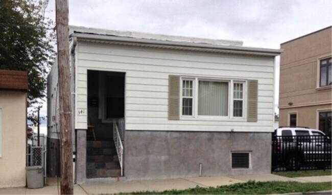 Building Photo - 341 Harrison Ave