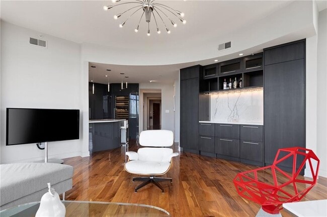 Building Photo - 222 12th St NE