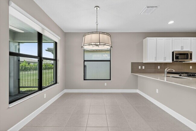 Building Photo - 12522 SW Emerald Estuary Ter