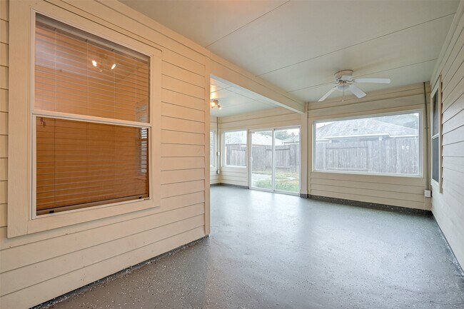 Building Photo - 18218 Barkers Green Way