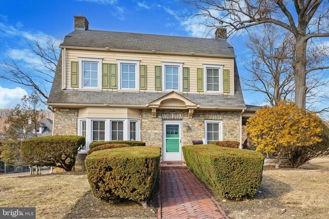 Building Photo - 1329 Olive St