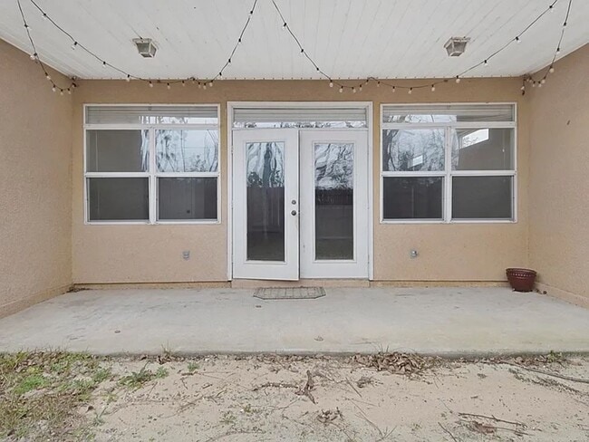 Building Photo - Single-Family House for Rent