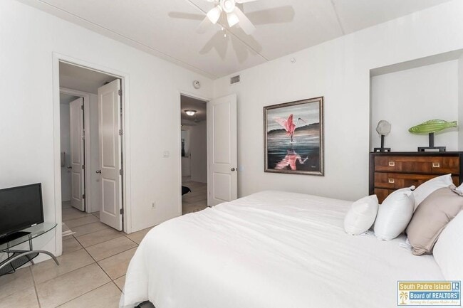 Building Photo - 5909 Padre Blvd