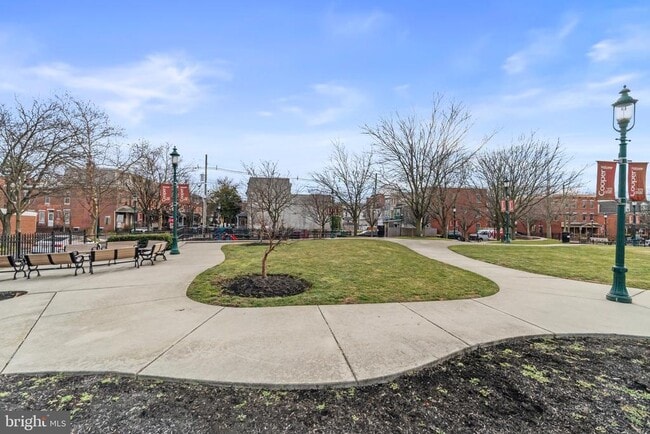 Building Photo - 614 Benson St