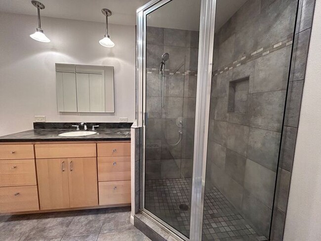 Building Photo - $3,350 | 5 Bedroom, 2.5 Bathroom House | P...