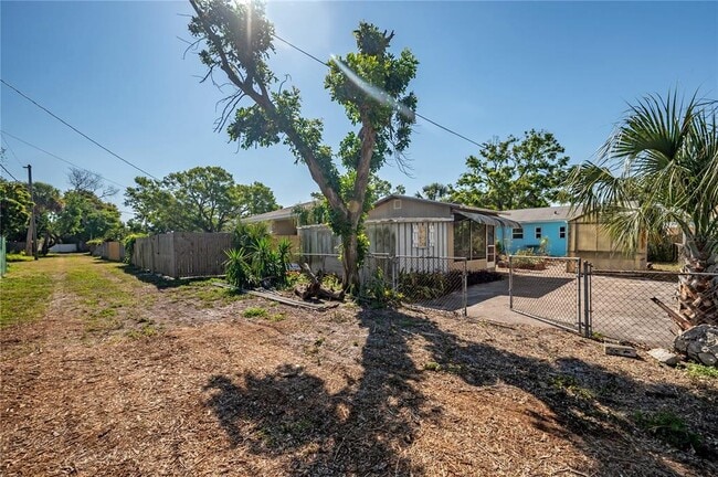 Building Photo - 3811 44th Ave N