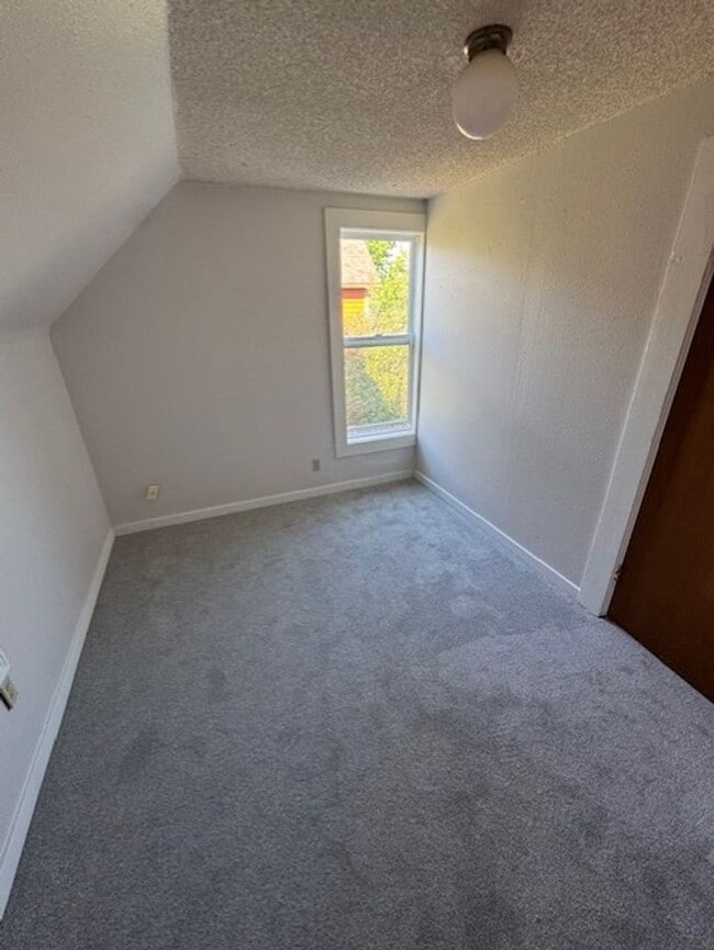 Building Photo - 3-Bedroom Home in the Sunnyland neighborhood! Move in Ready Now! Lease to End on 7/30/2026