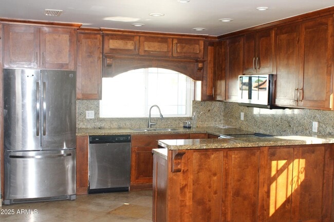 Building Photo - 4046 E Hidalgo Ave