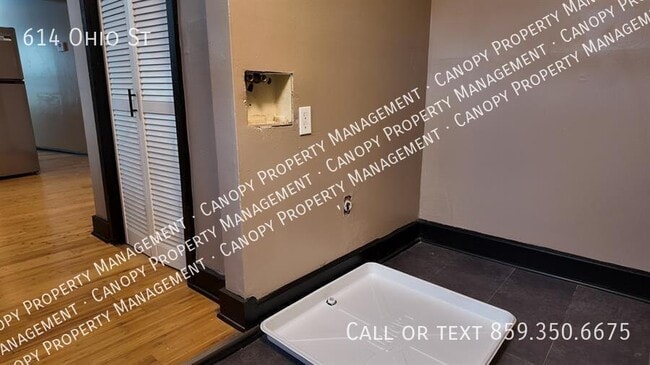 Building Photo - 614 Ohio St