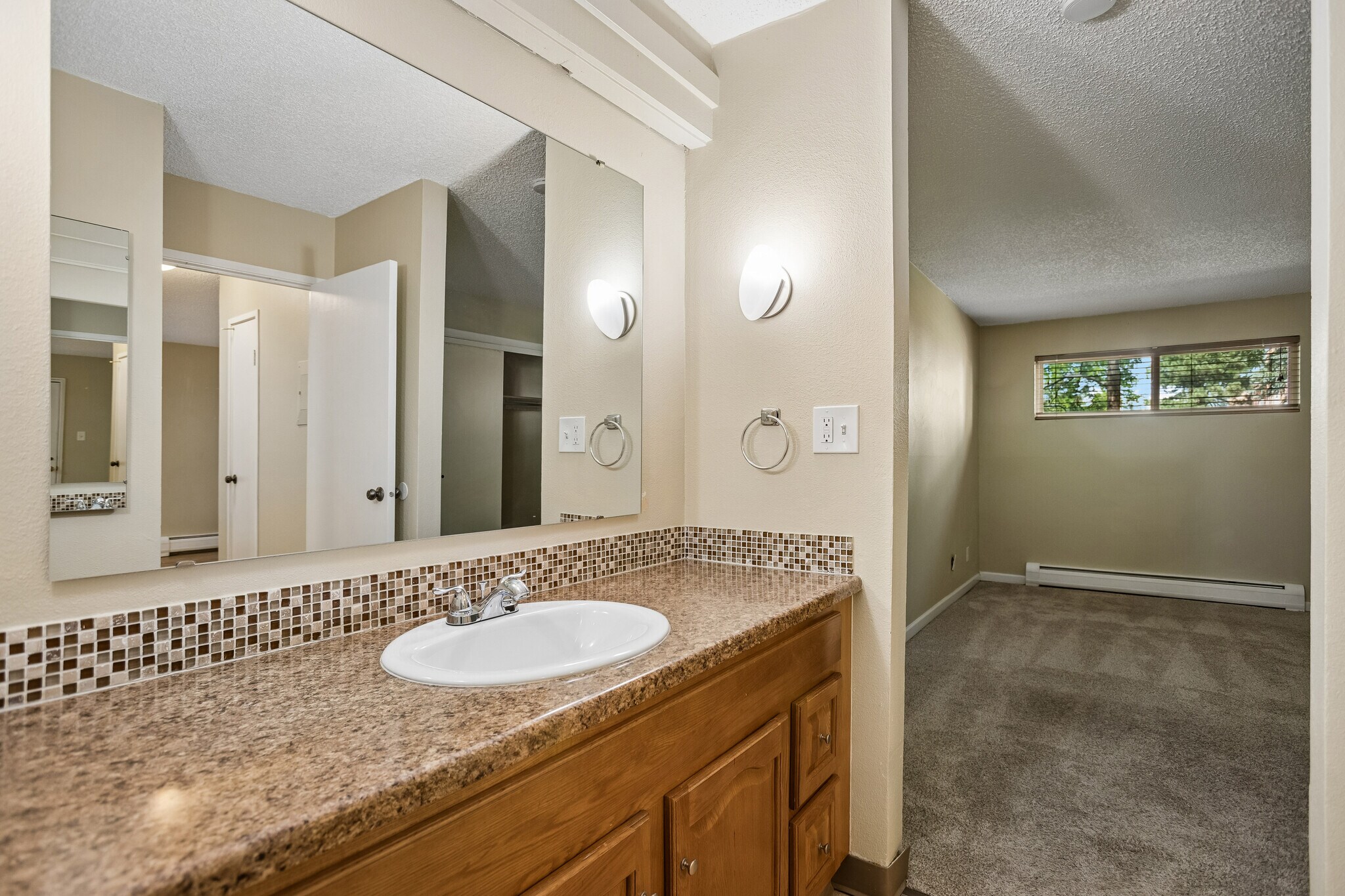 Building Photo - 2855 S Monaco Pky