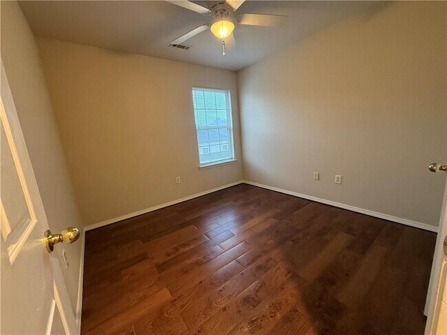 Building Photo - 3301 SW Deerfield Blvd